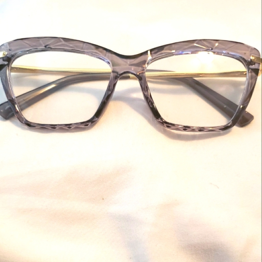 Cateye style non prescription fashion glasses.